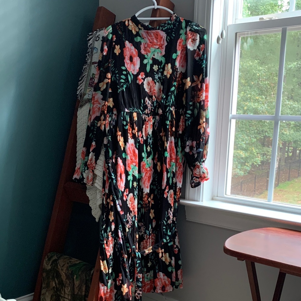 Chic Black Floral Long Sleeve Dress